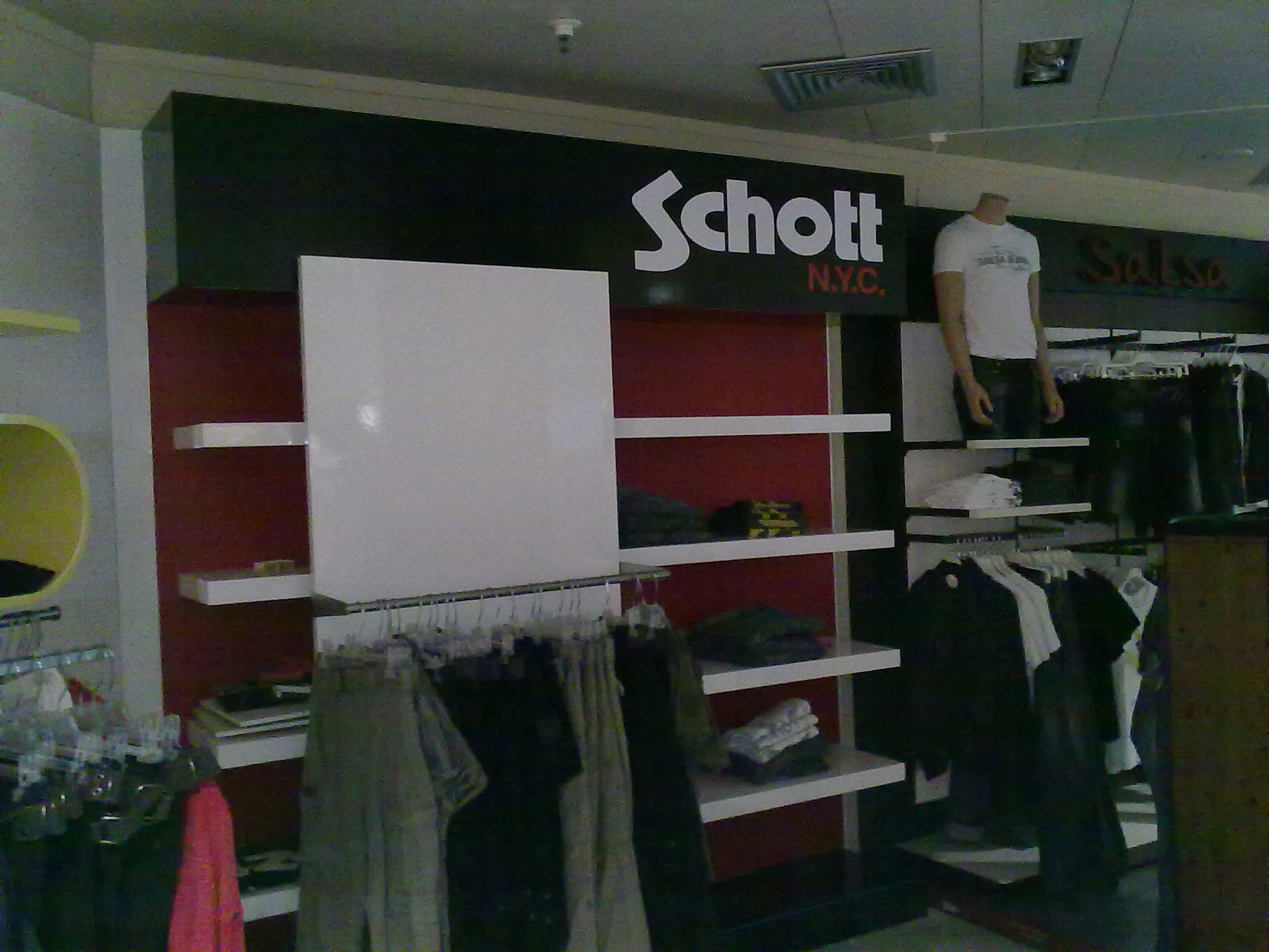 Nueva Tienda Schott Nyc en El Corte Ingles de Frances Macia