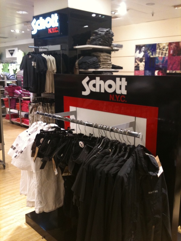 Nueva tienda Schott en El Corte Ingles de Mndez Alvaro (Madrid)